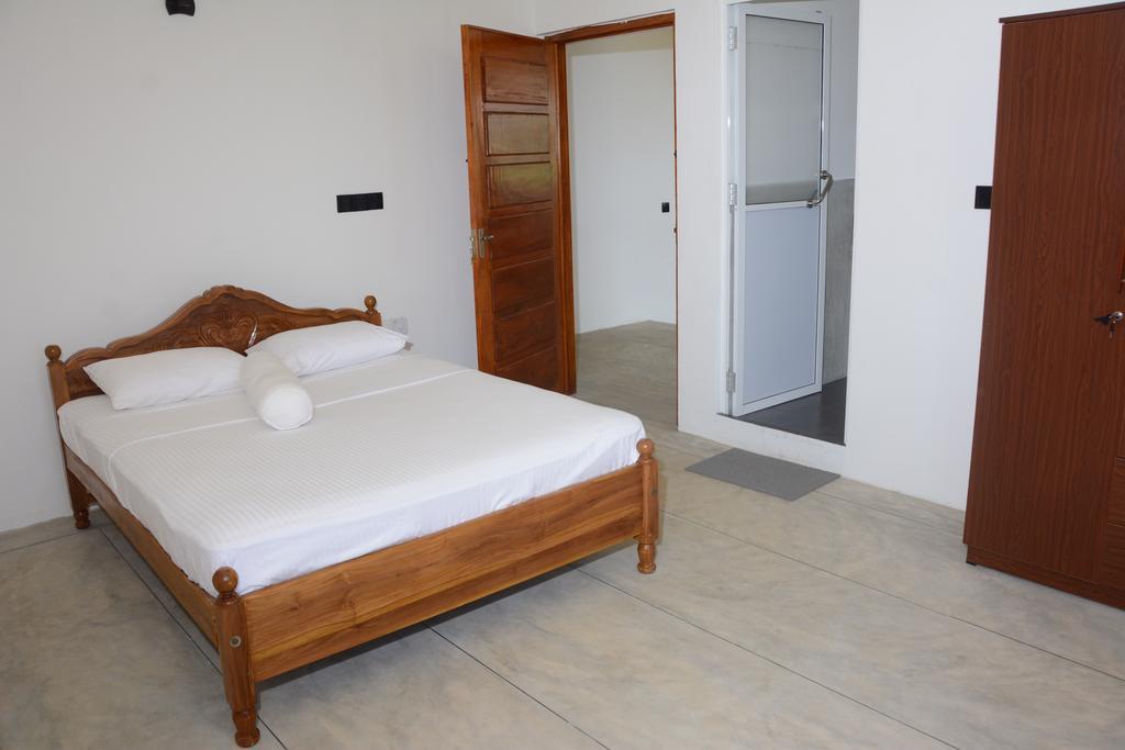 Hotel Tobiko تريكونامالاي المظهر الخارجي الصورة