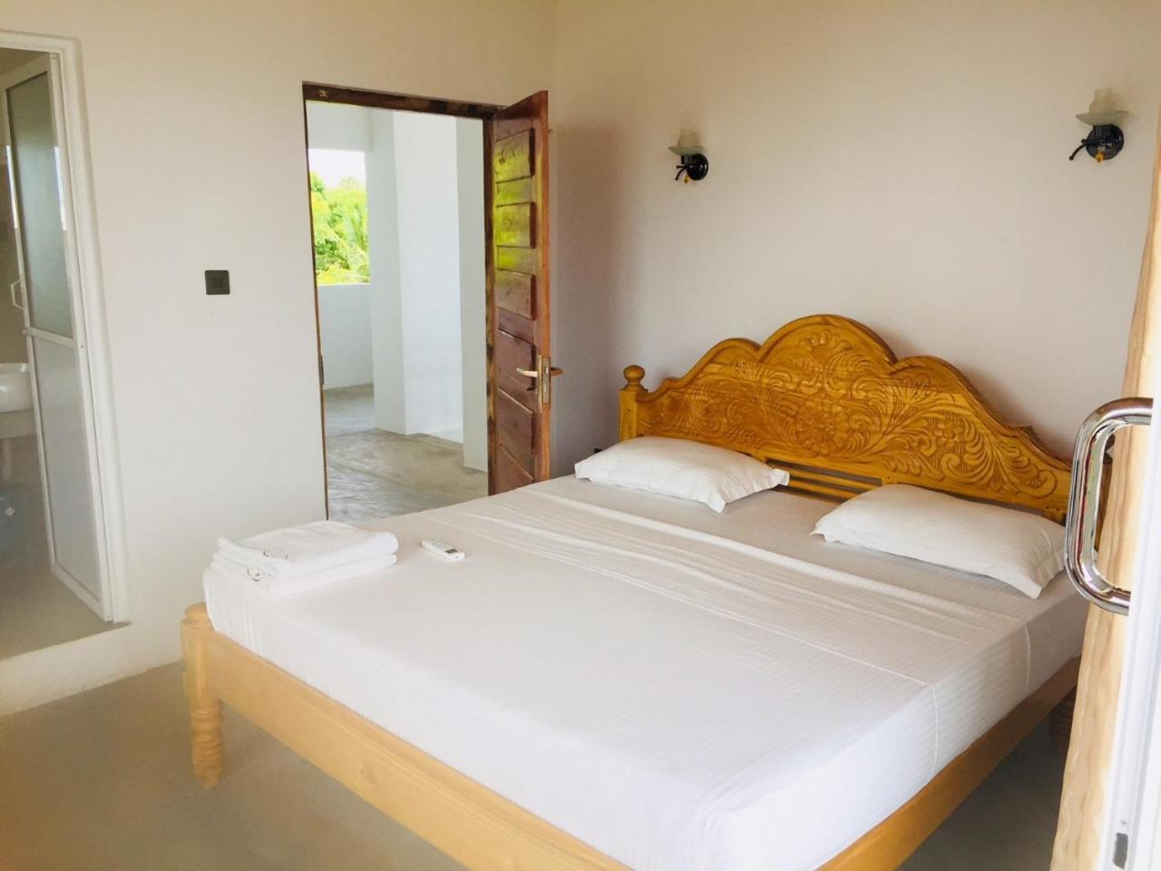 Hotel Tobiko تريكونامالاي المظهر الخارجي الصورة